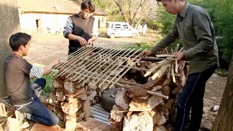 【野居青年】石搭狗窝酒煮蟹,后面半句怎么接
